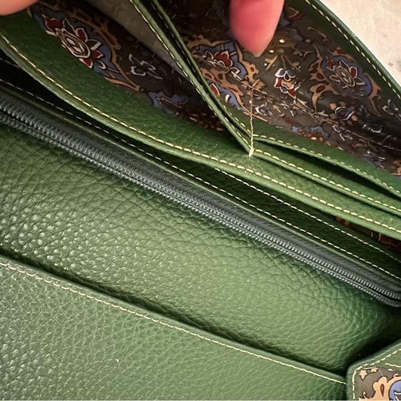 Maxx Green Leather Organizer Wallet - Picture 4 of 14